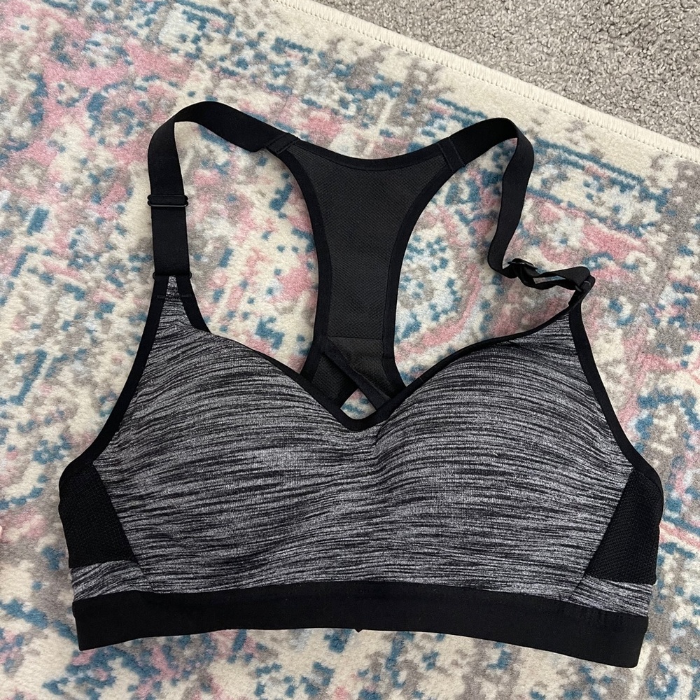 Victoria’s Secret Sports Bra with cups